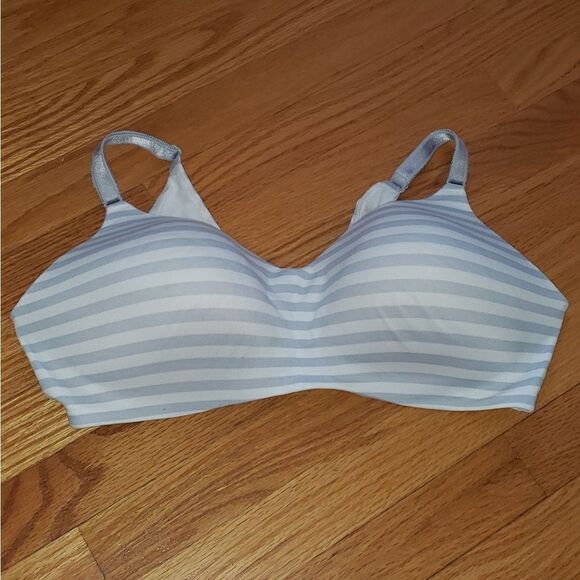 Torrid Curve striped wireless t shirt bra - Picture 1 of 4